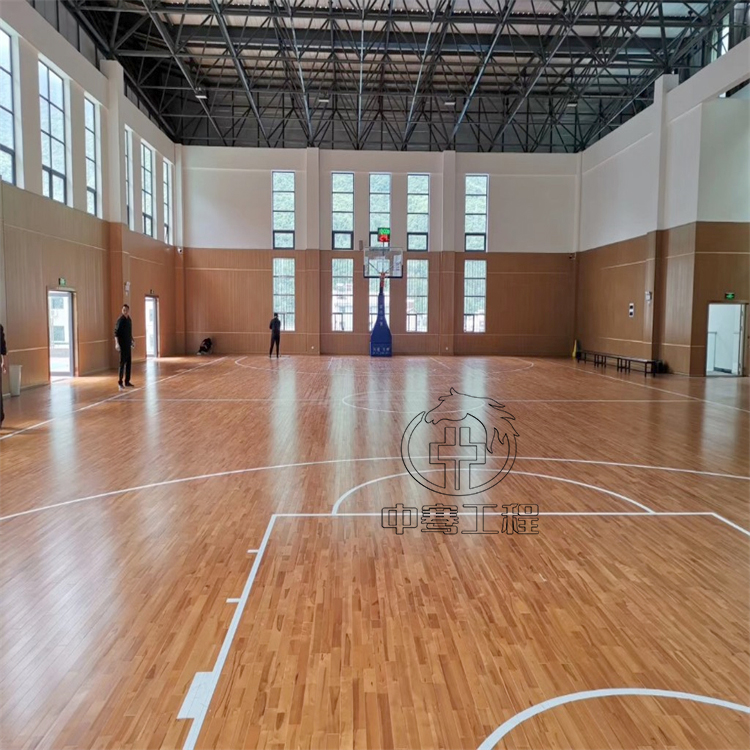 球場木地板