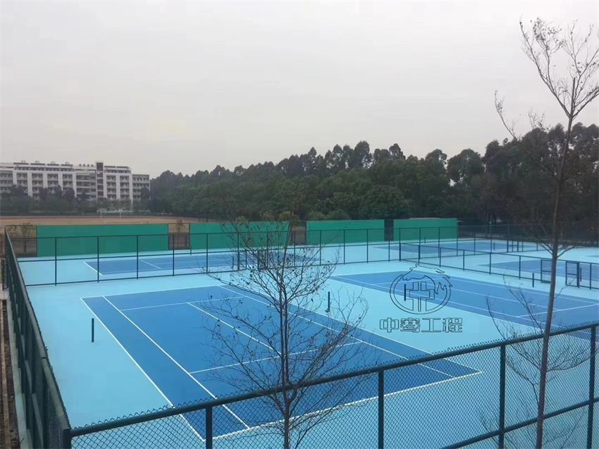 樓頂網(wǎng)球場建設：城市精英的運動新選擇